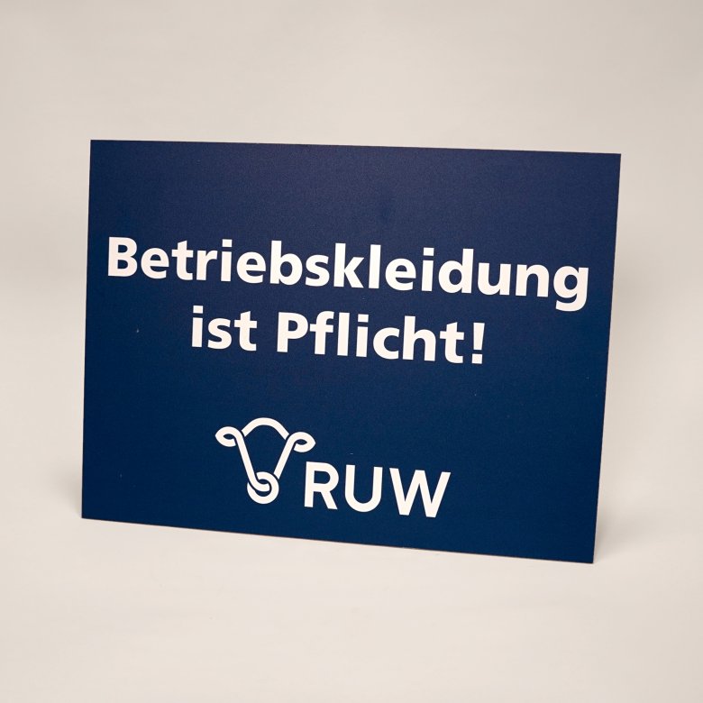 Betriebskleidung ist Pflicht-Schild (RUW)